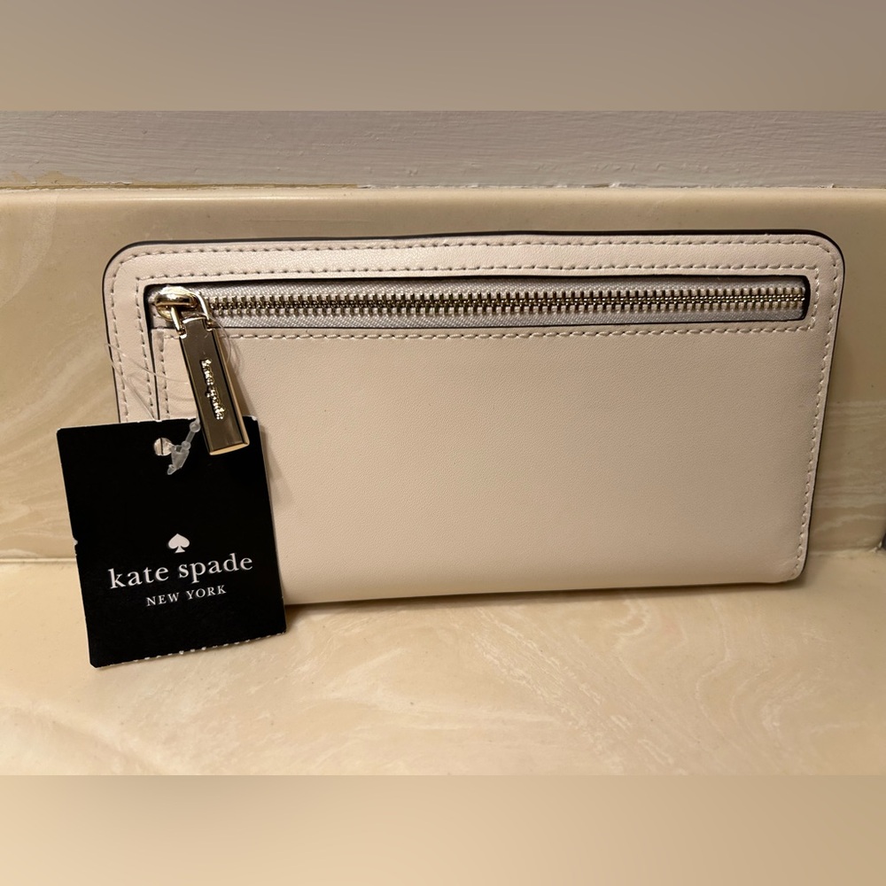 Collector's Kate Spade Coffee Break
Large Slim Bifold Wallet Leather - Picture 2 of 3